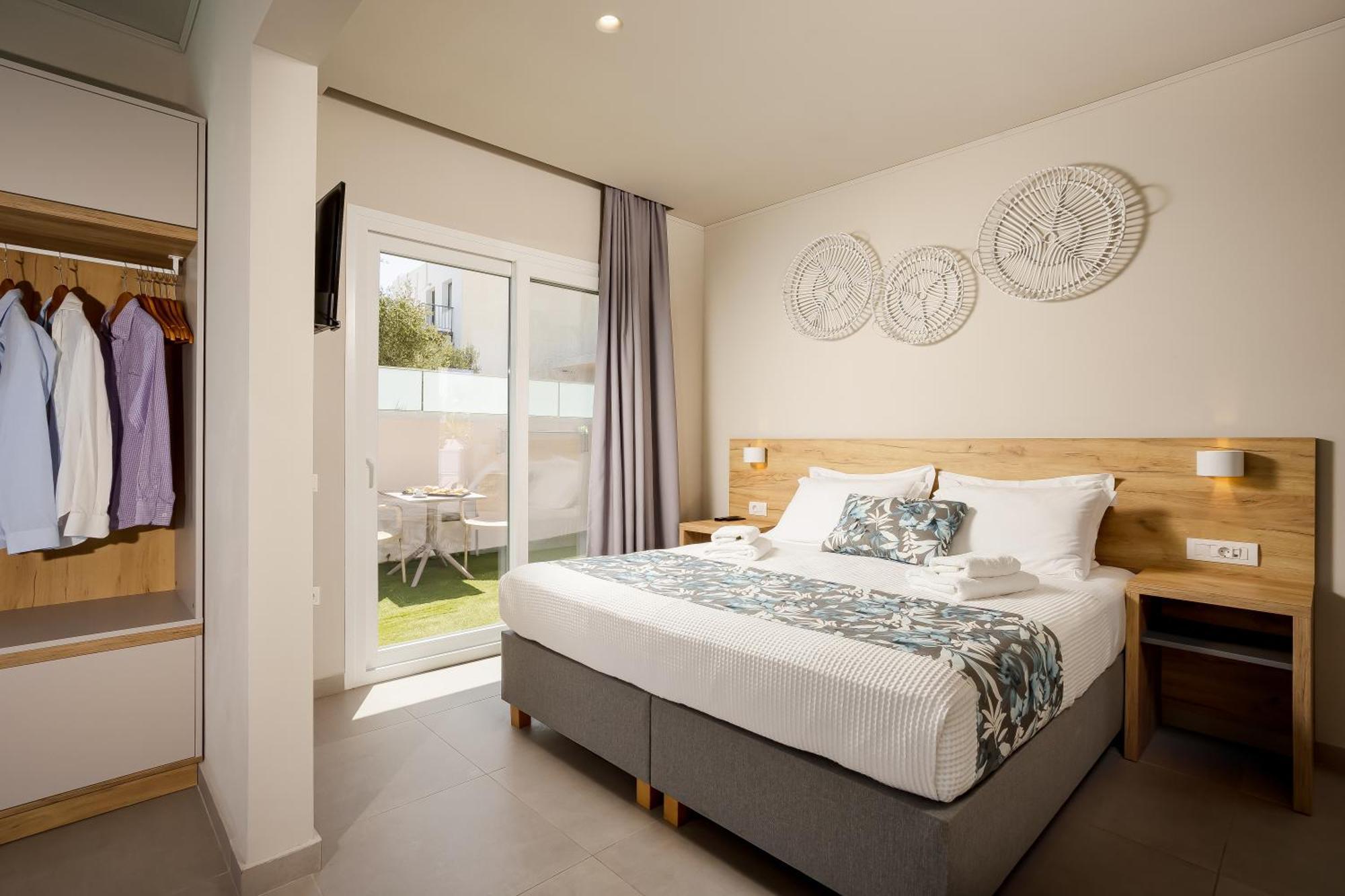 Sarpidon Suites Agia Marina Exteriör bild
